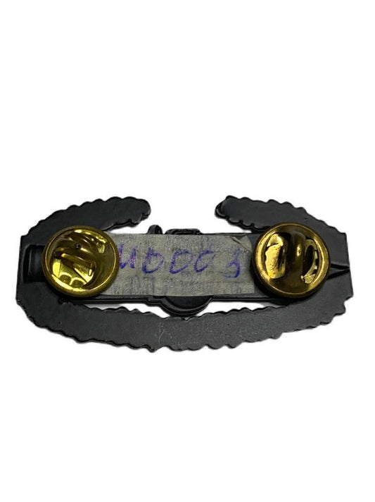 Insigna Metal - Army Combat Action - Surplus Militar